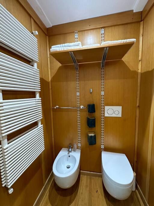 Appartamento Garbatella ローマ エクステリア 写真